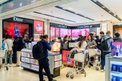 <b>出格推出“机场专属黄金保价政策”：若搭客正</b>